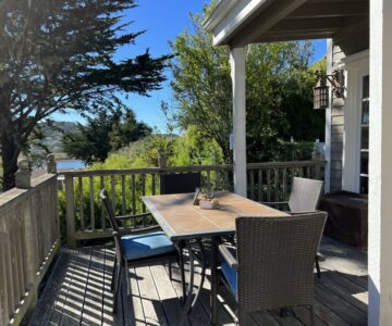 Waterfall Cottage, Jenner Inn